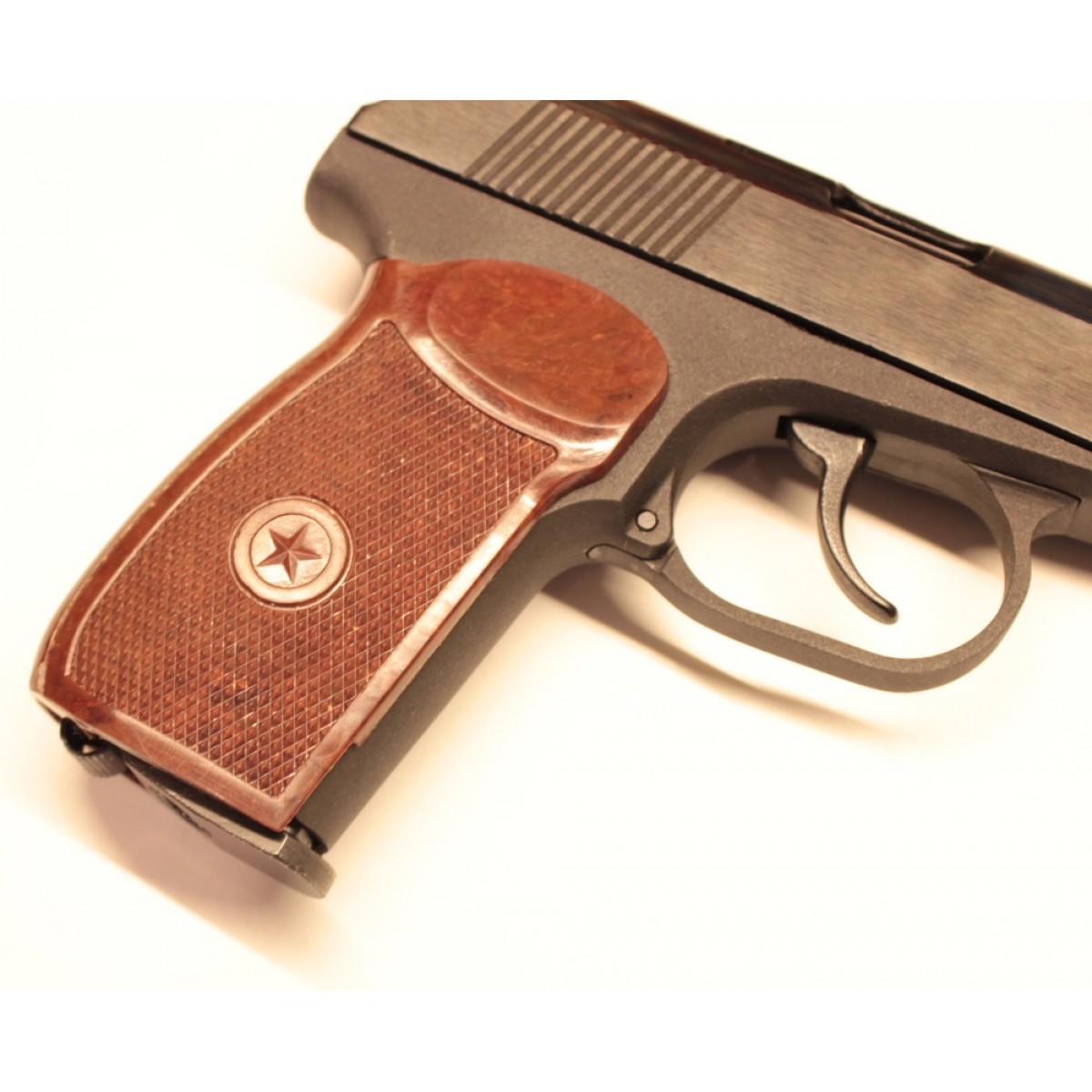 Пистолет МР-654К-32-1 бакелитовая рукоять и глушитель